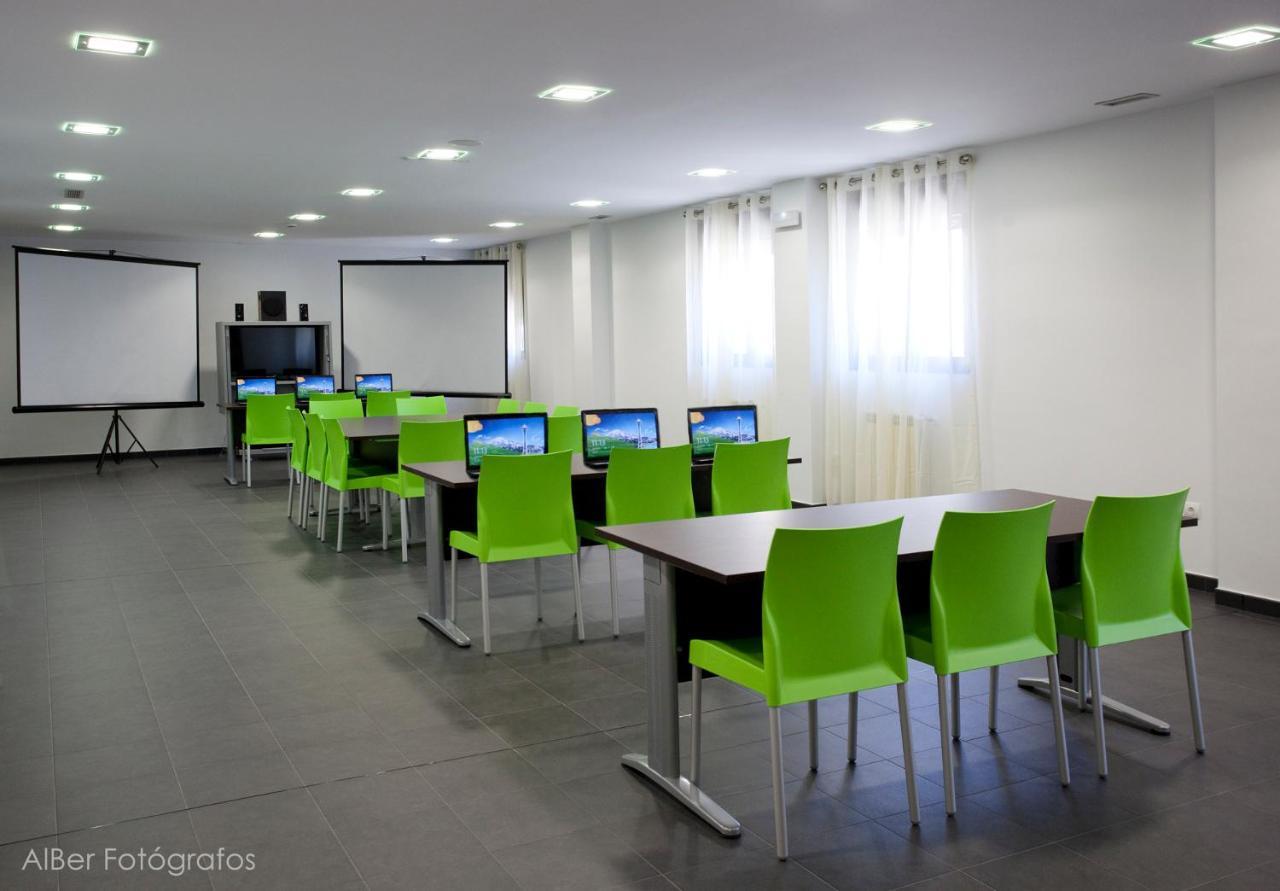 Albergue Francisco Giner De Los Rios Villablino Buitenkant foto