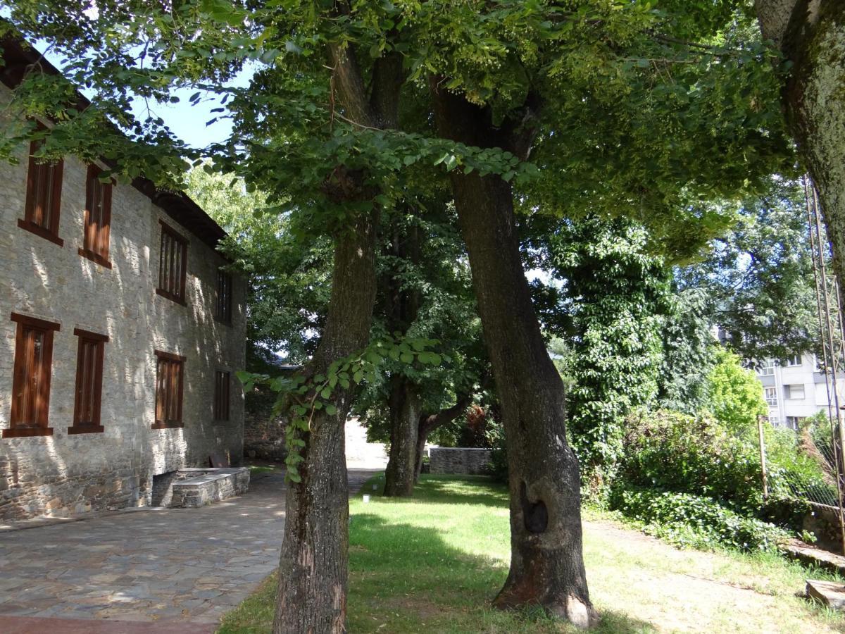 Albergue Francisco Giner De Los Rios Villablino Buitenkant foto